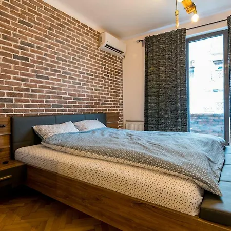 1 Bedroom Near Old City Center *