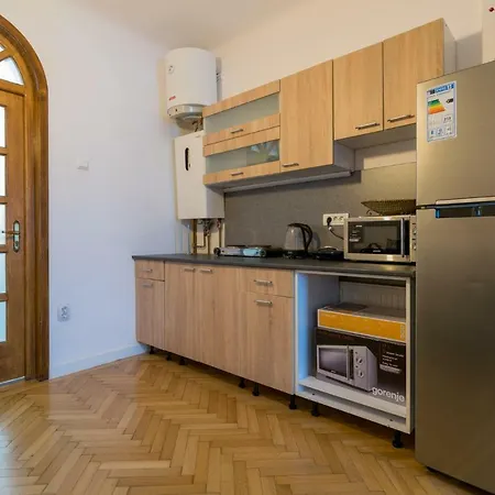 1 Bedroom Near Old City Center