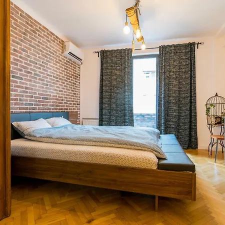 1 Bedroom Near Old City Center Lägenhet