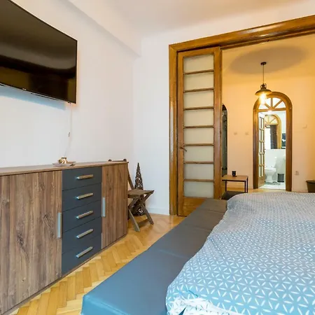 1 Bedroom Near Old City Center