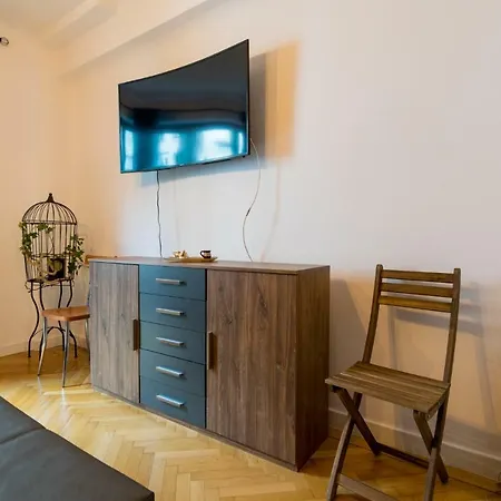 1 Bedroom Near Old City Center Lägenhet